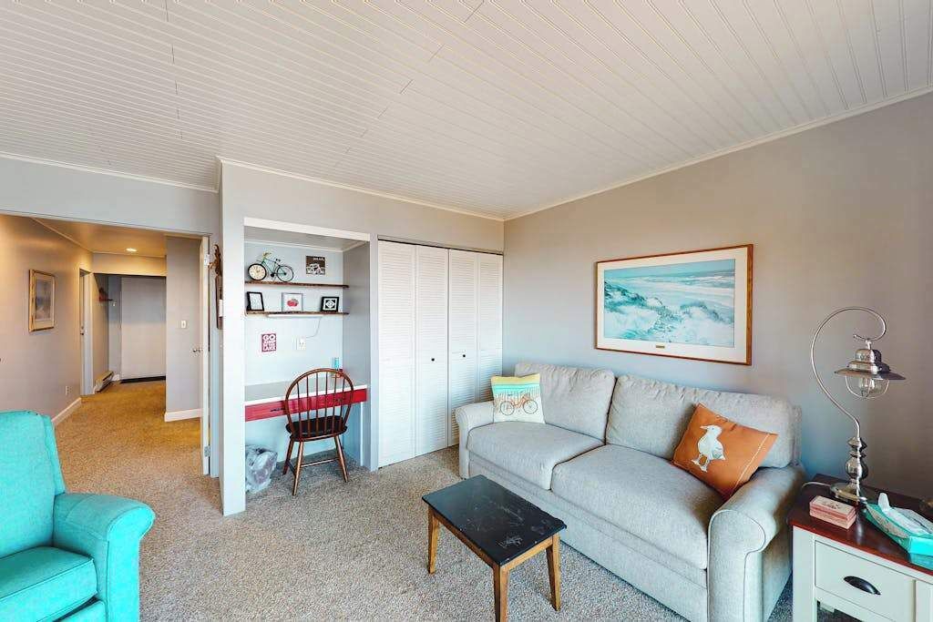 Photo of Livingroom in Maple City