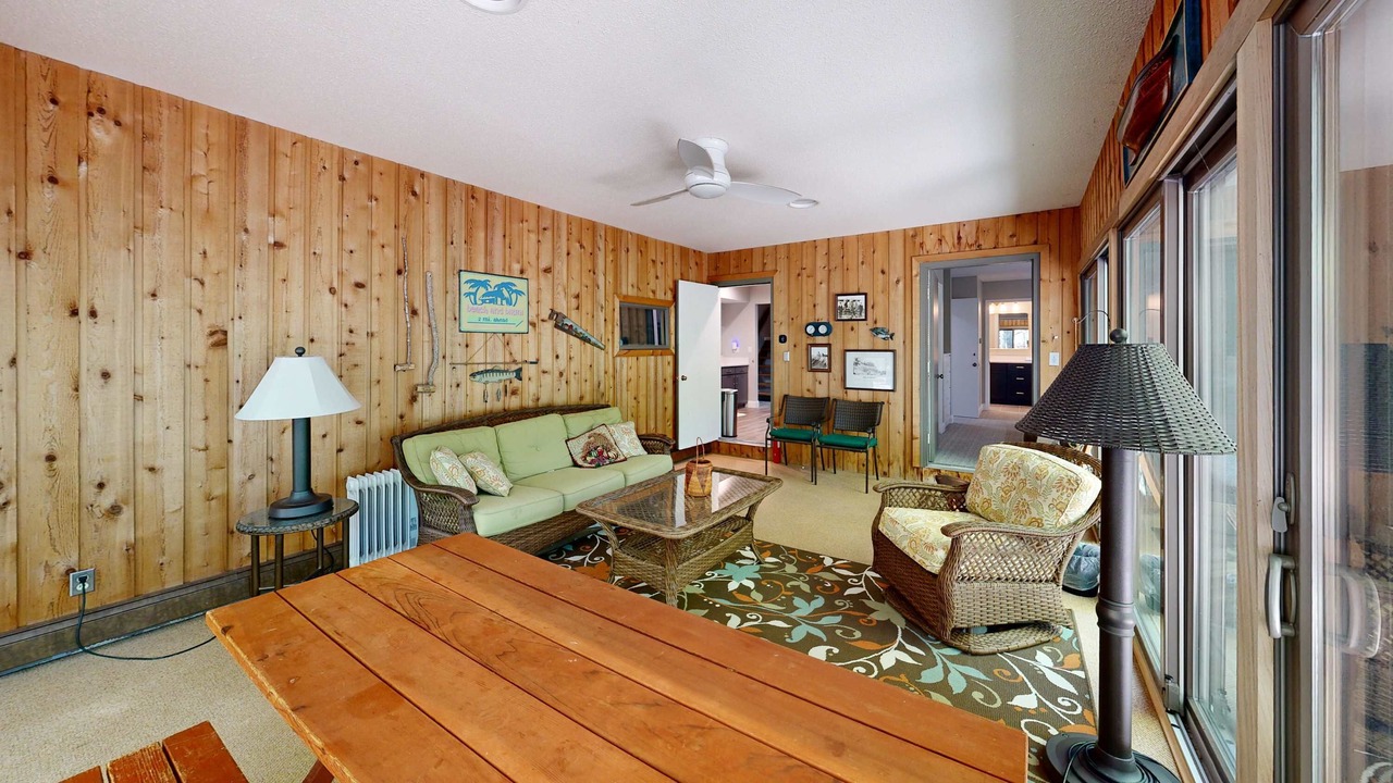 Photo of Livingroom in Maple City