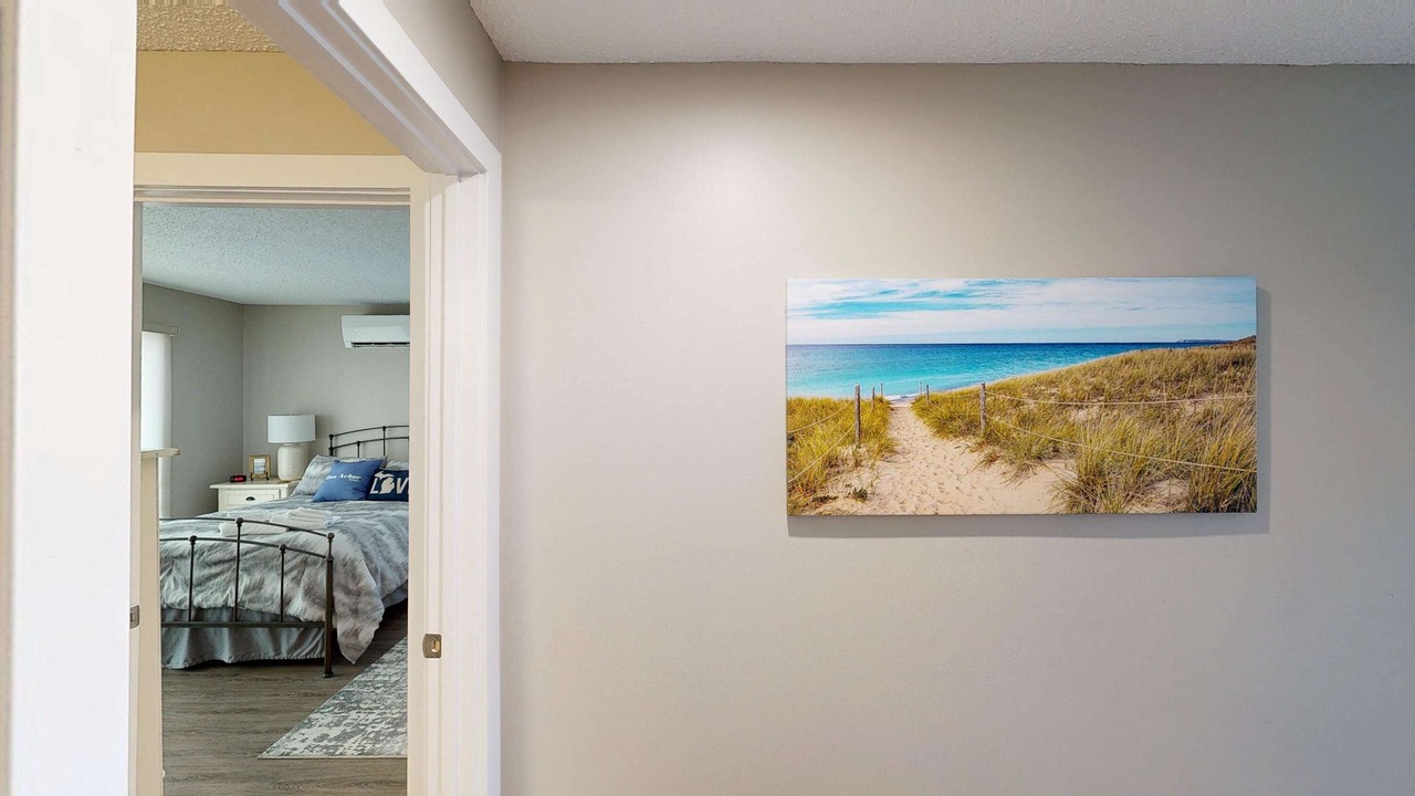 Photo of Bedroom in Maple City