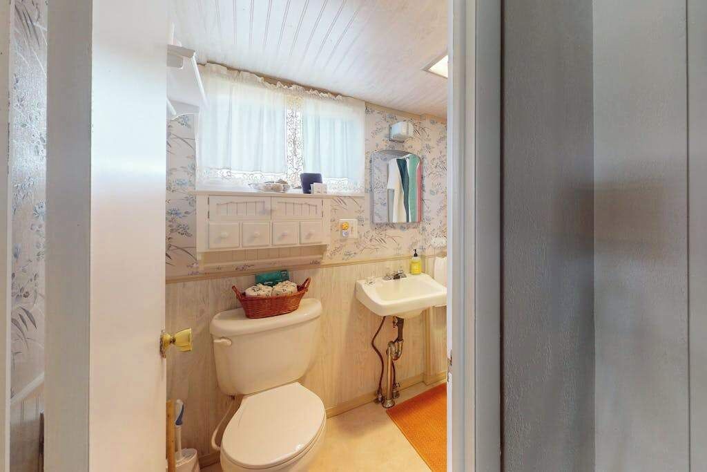 Photo of Bathroom in Arcadia
