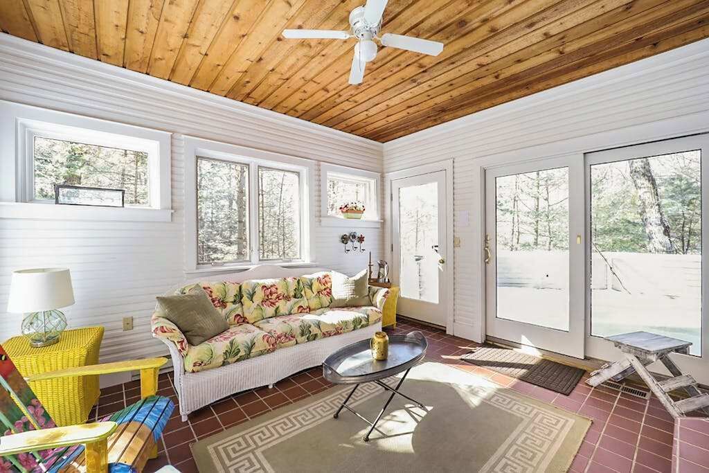 Photo of Livingroom in Maple City