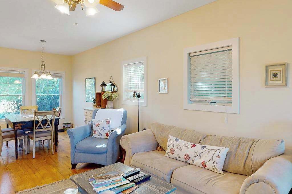 Photo of Livingroom in Empire