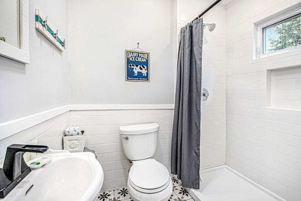 Photo of Bathroom in Lakeside