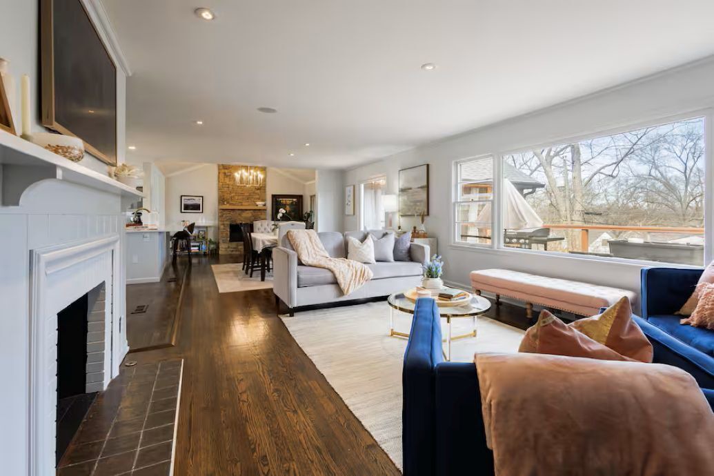 Photo of Livingroom in Prairie Village