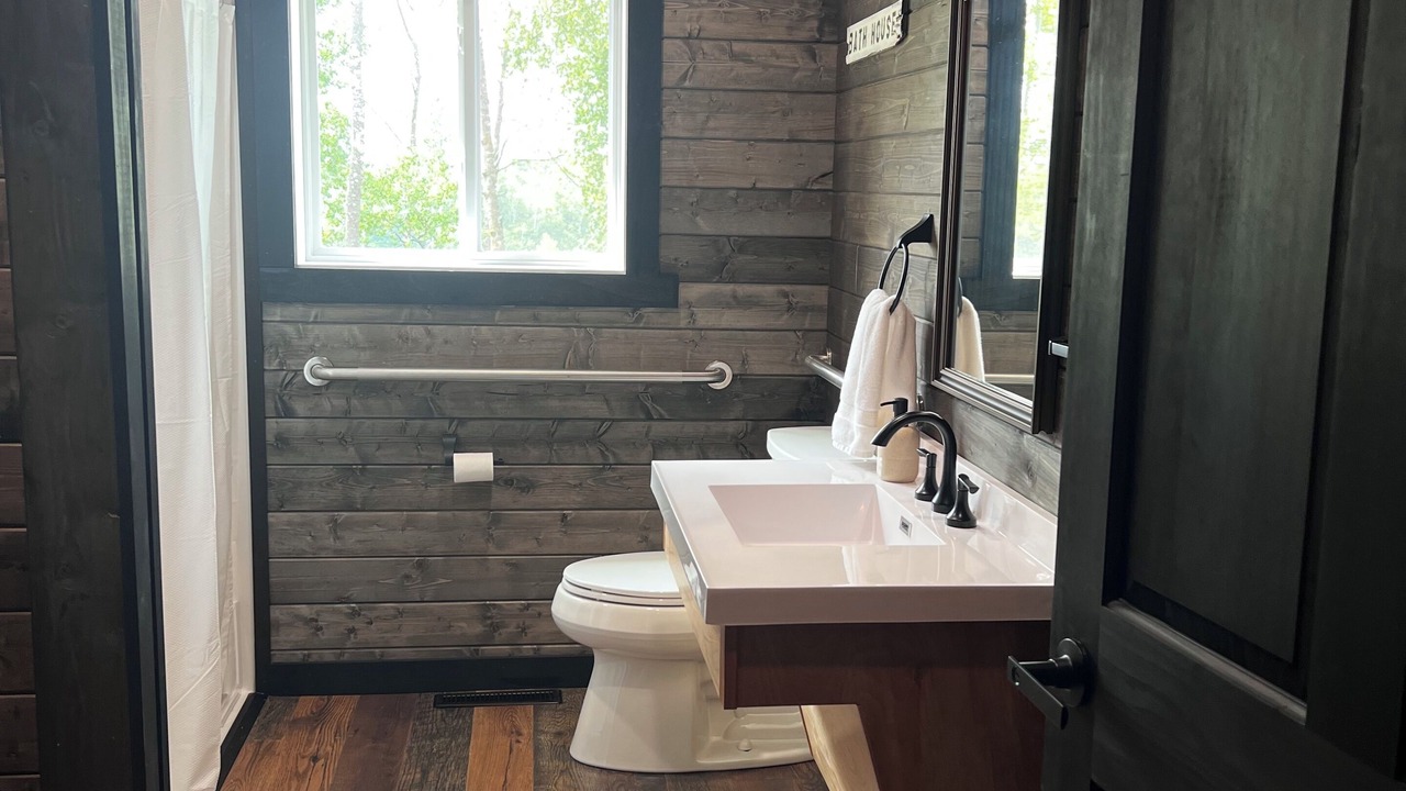 Photo of Bathroom in Long Lost Lake