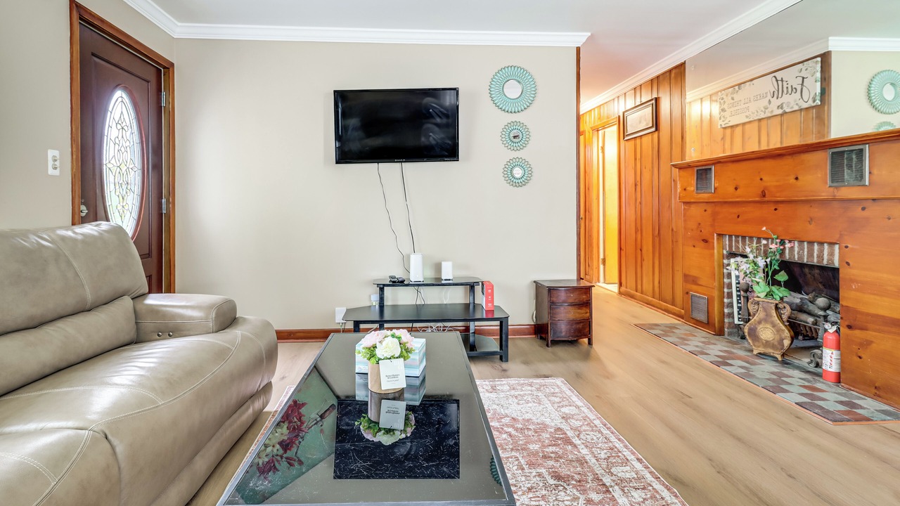 Photo of Livingroom in Farmington Hills