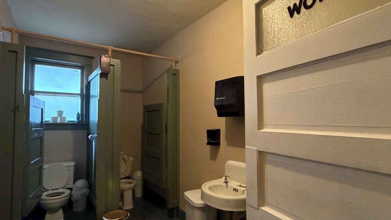 Photo of Bathroom in Steelville