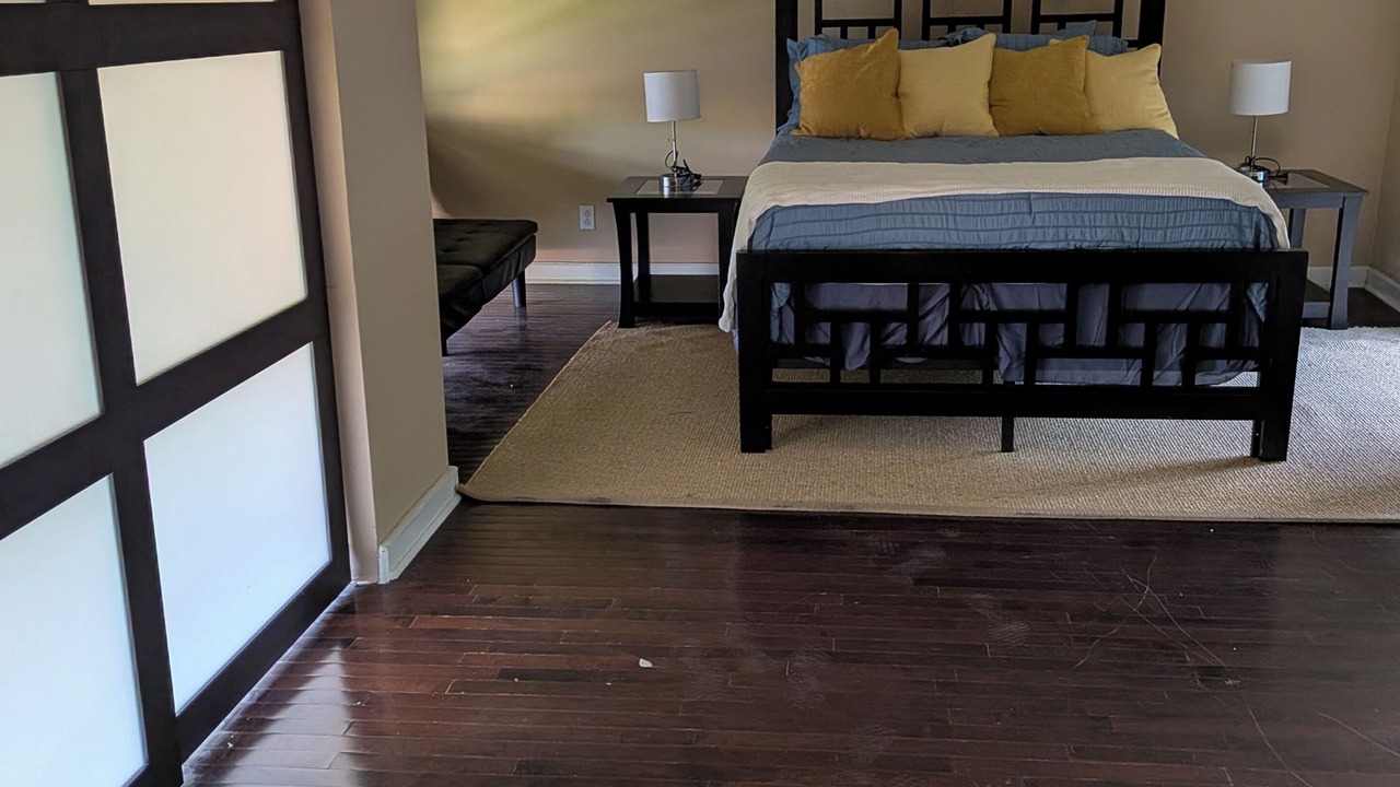 Photo of Bedroom in West Plaza