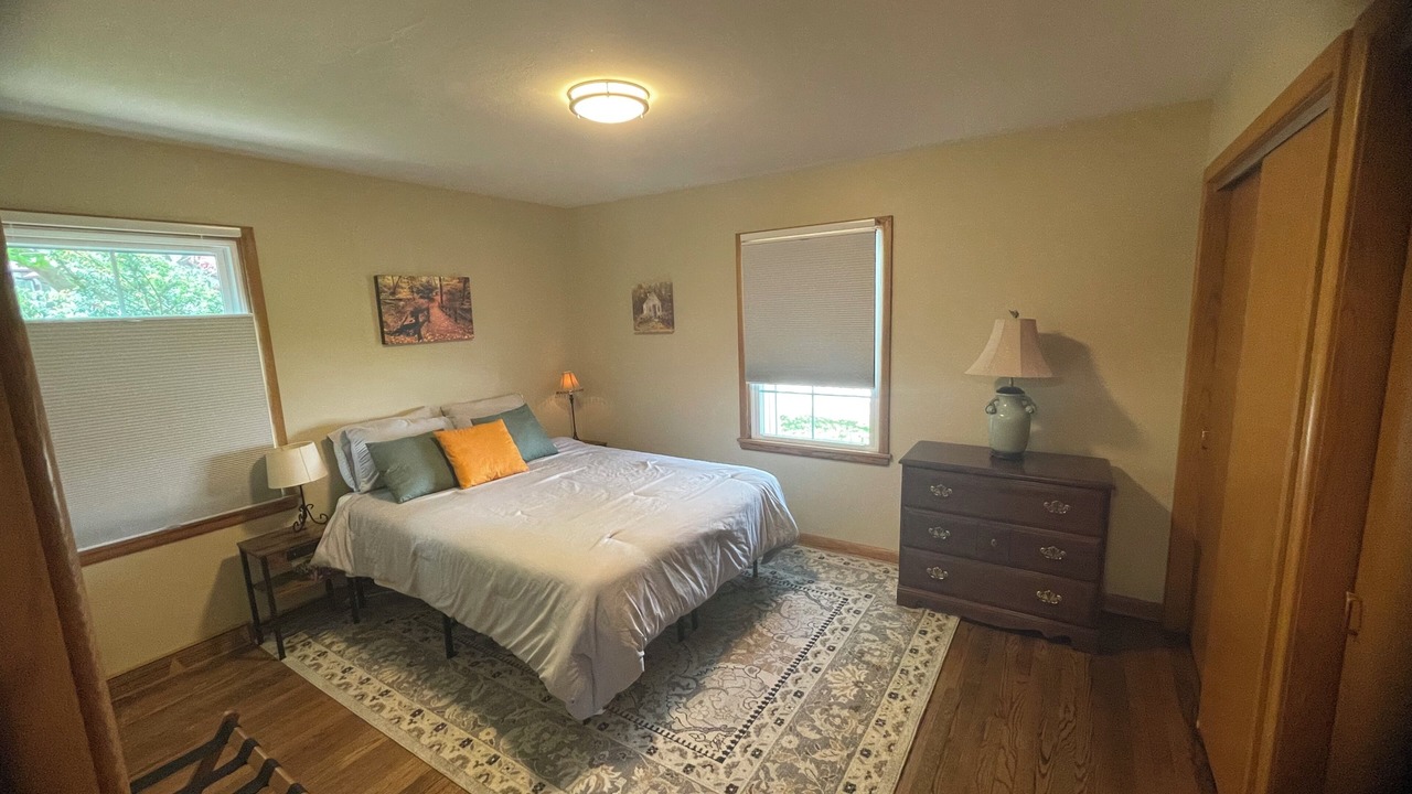 Photo of Bedroom in Shorewood