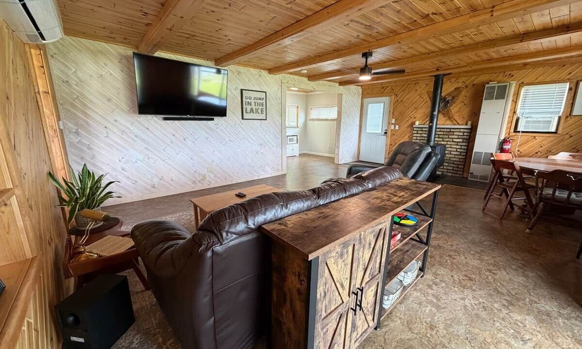 Photo of Livingroom in East Jordan