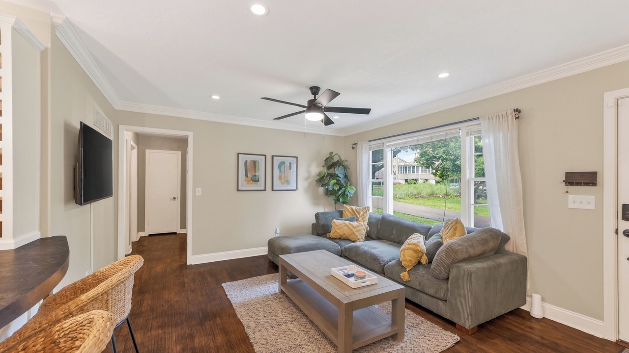 Photo of Livingroom in Rosedale