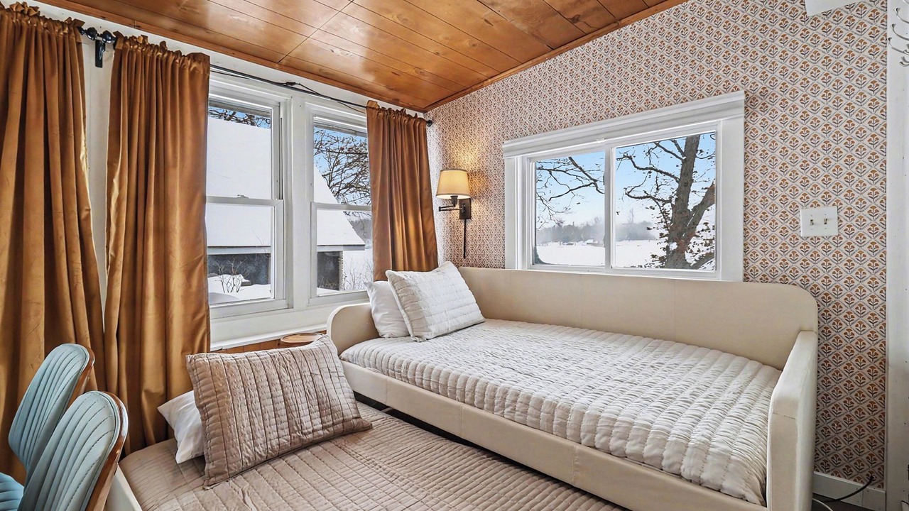 Photo of Bedroom in Pentwater