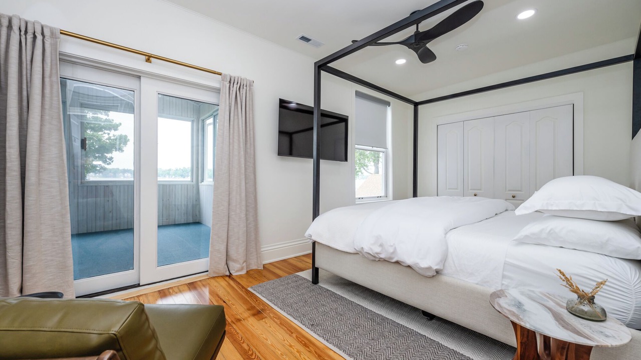 Photo of Bedroom in Paw Paw Lake