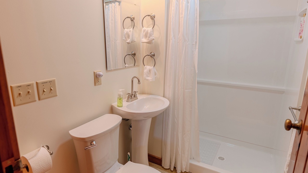 Photo of Bathroom in Germfask