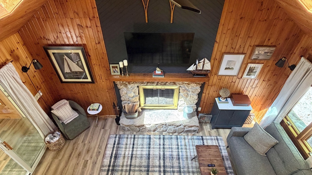 Photo of Livingroom in Gills Rock