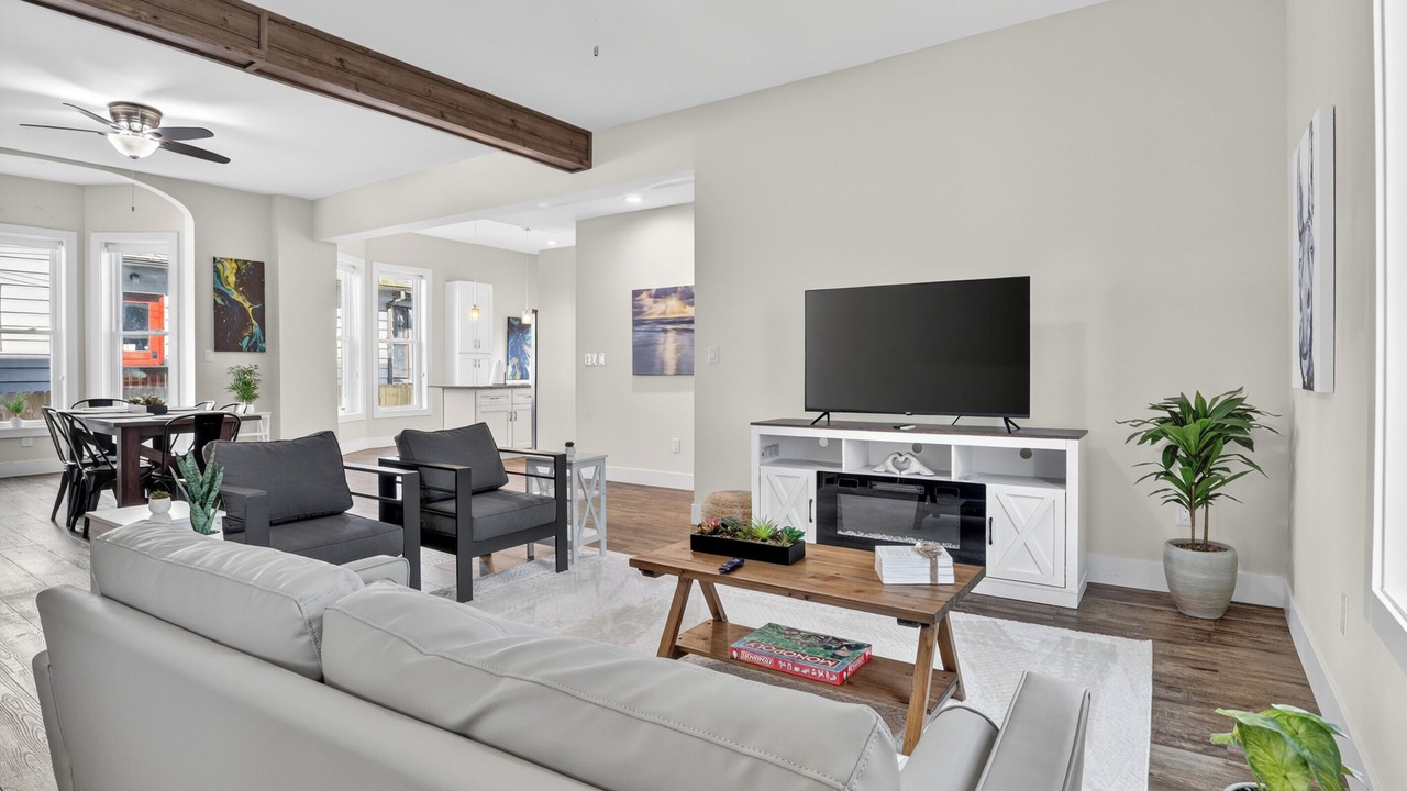 Photo of Livingroom in Michigan City