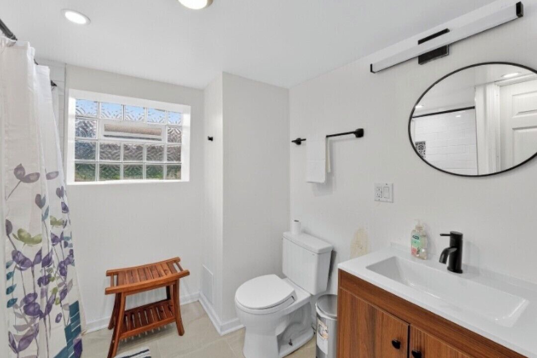 Photo of Bathroom in Greater Grand Crossing