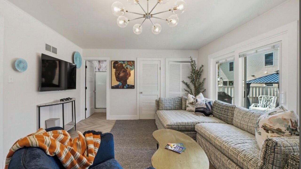 Photo of Livingroom in Grand Beach