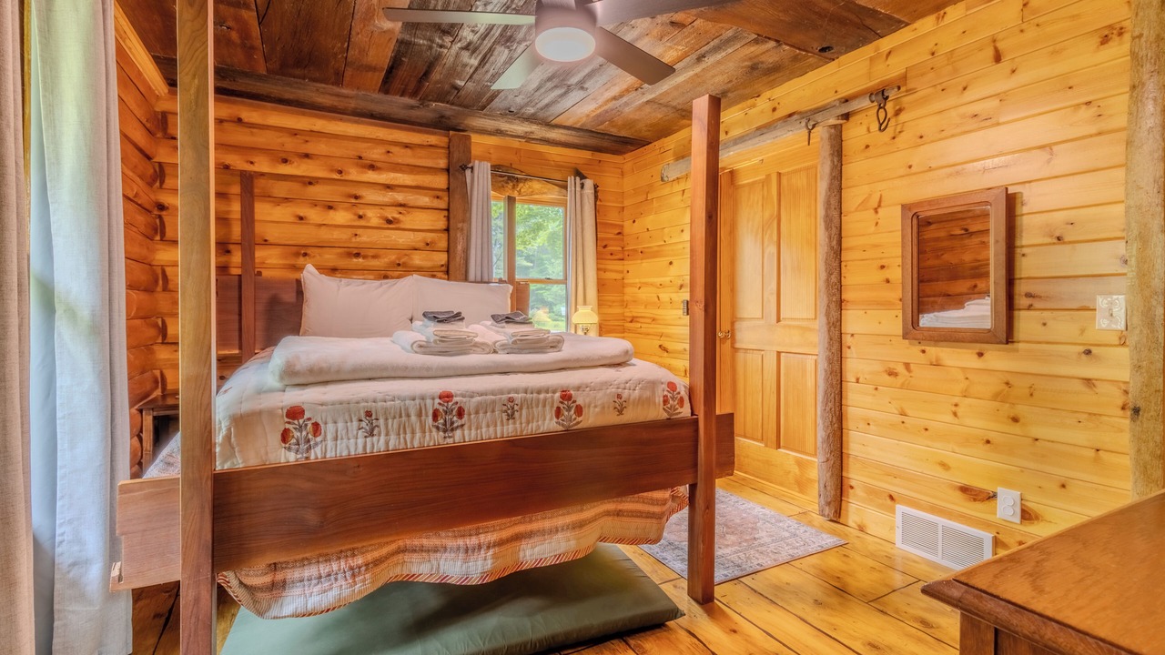 Photo of Bedroom in Elk Rapids