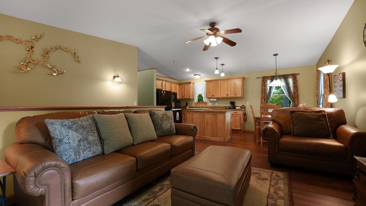 Photo of Livingroom in Suttons Bay