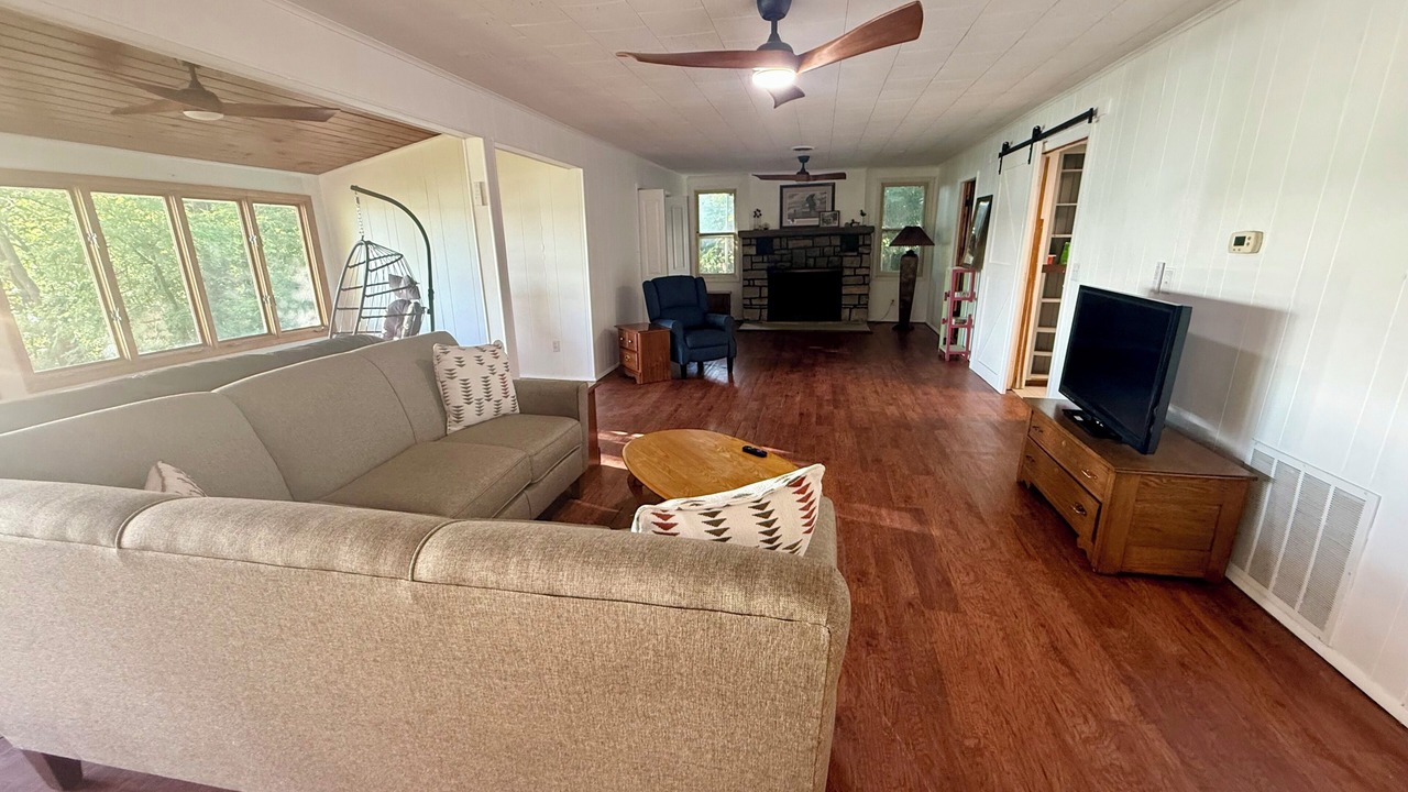 Photo of Livingroom in Hamilton