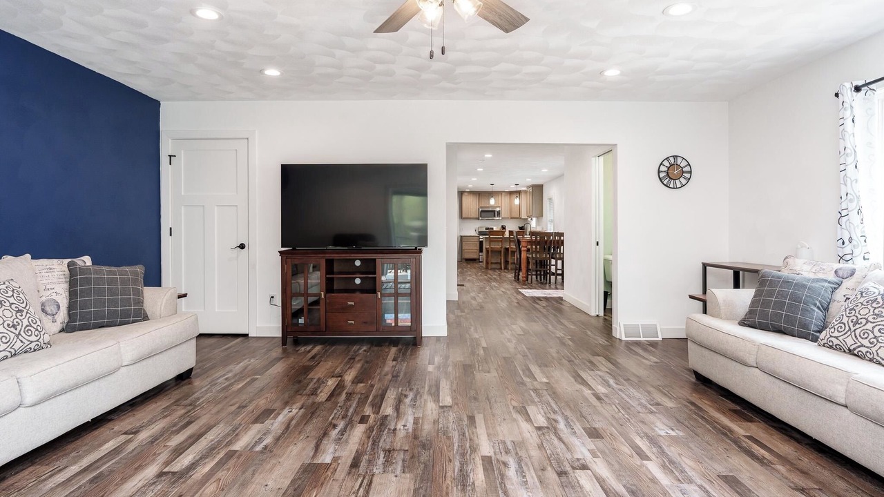 Photo of Livingroom in Newville