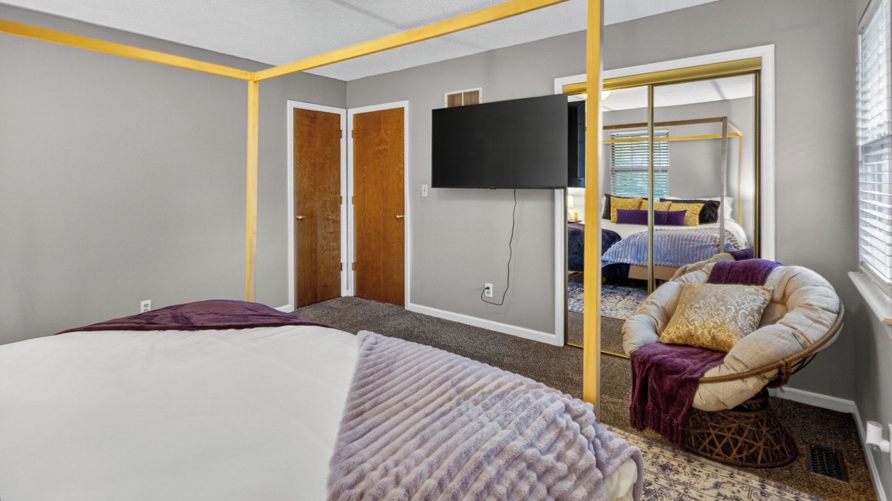 Photo of Bedroom in Blue Springs