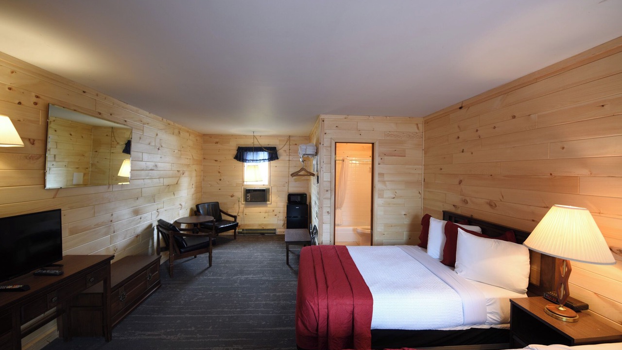 Photo of Bedroom in Mackinaw City