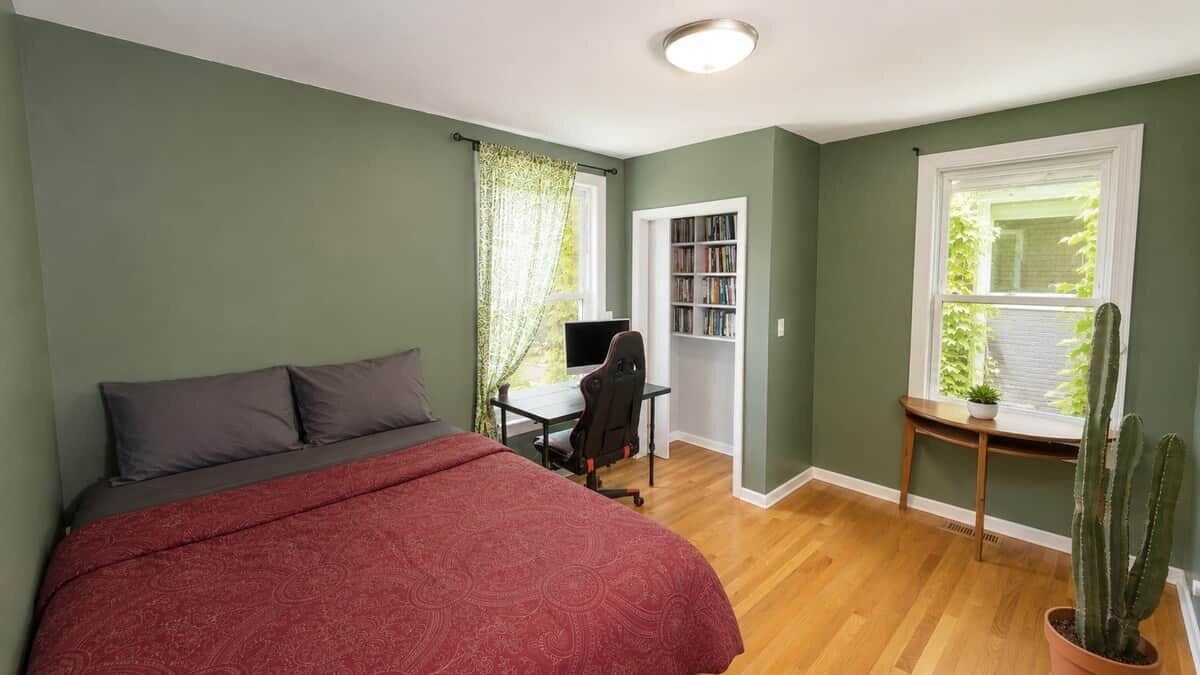 Photo of Bedroom in Woodlawn