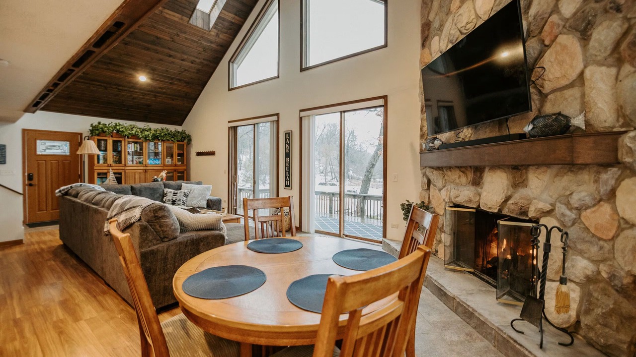 Photo of Livingroom in East Troy