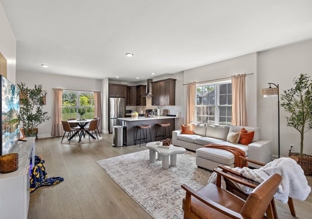 Photo of Livingroom in Bryant Pattengill West