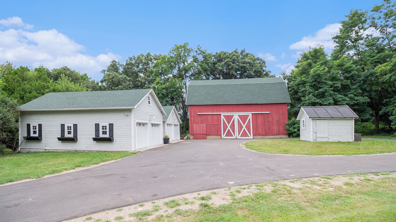 Photo of Outdoor in Grass Lake