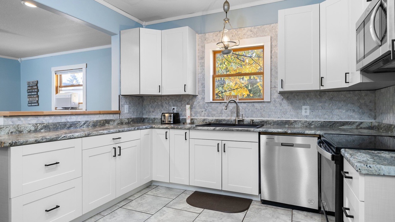 Photo of Kitchen in Honor