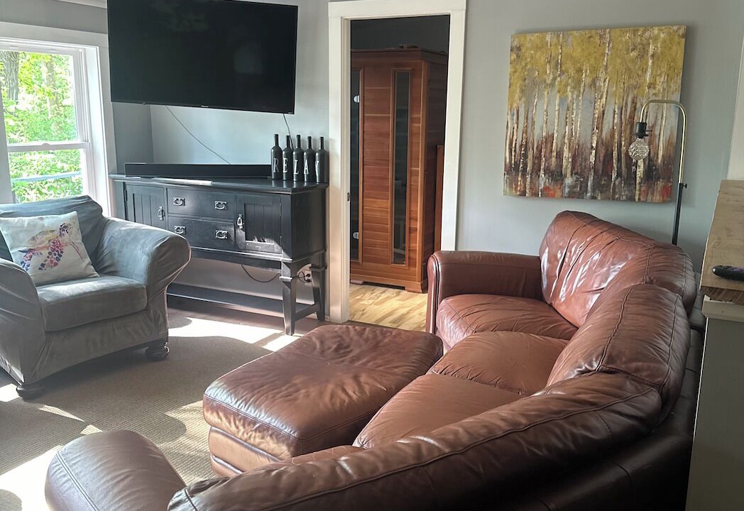 Photo of Livingroom in Frontier