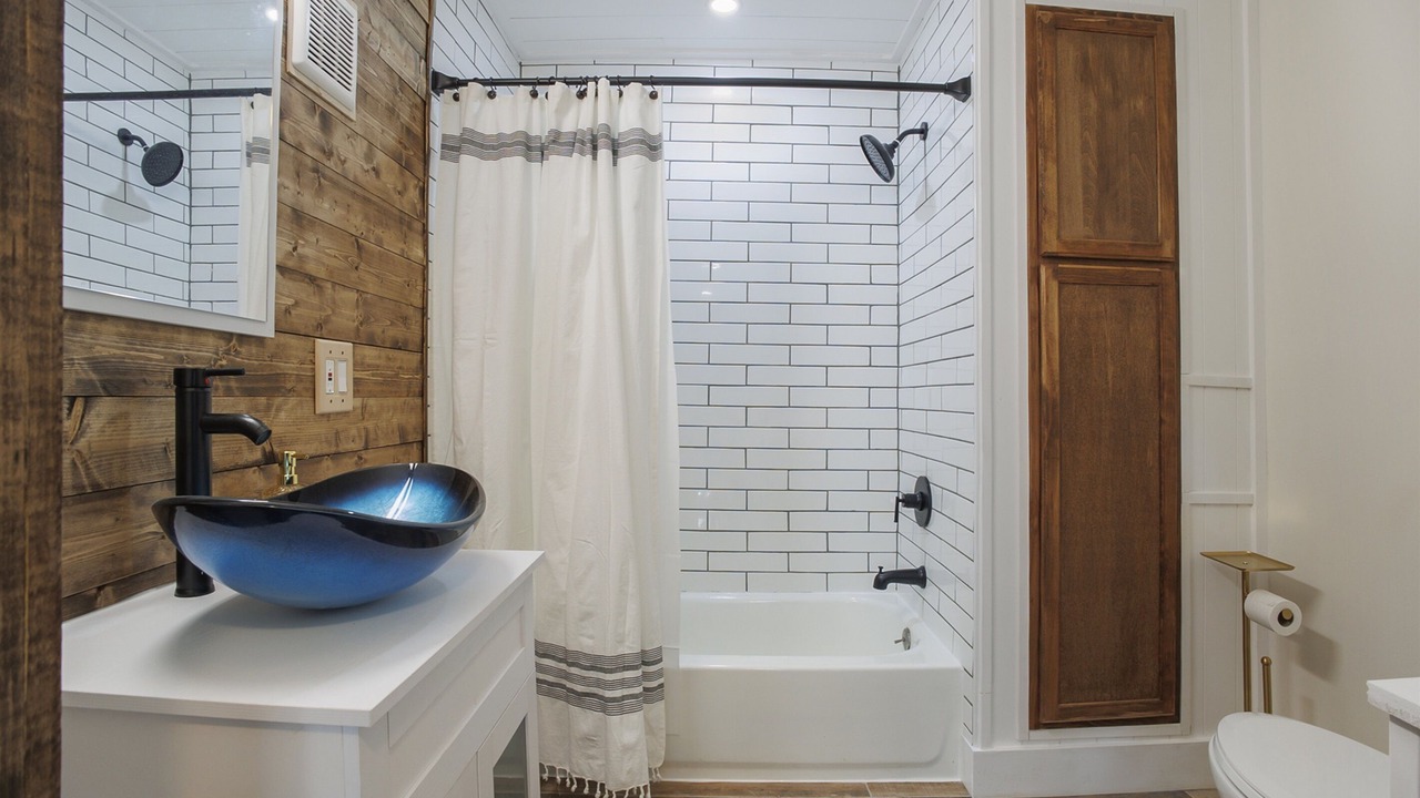 Photo of Bathroom in Lakeside