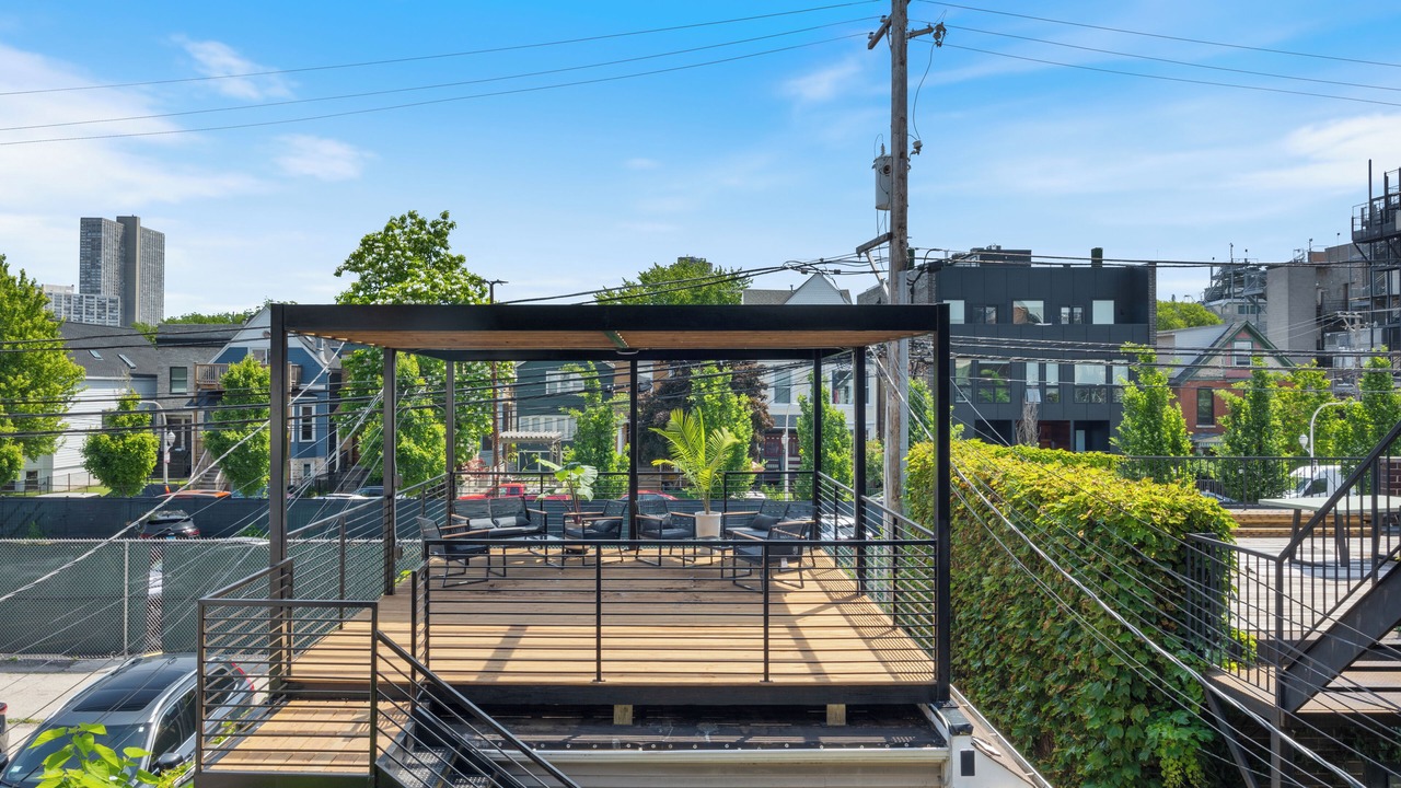 Photo of Patio Balcony in Wrigleyville