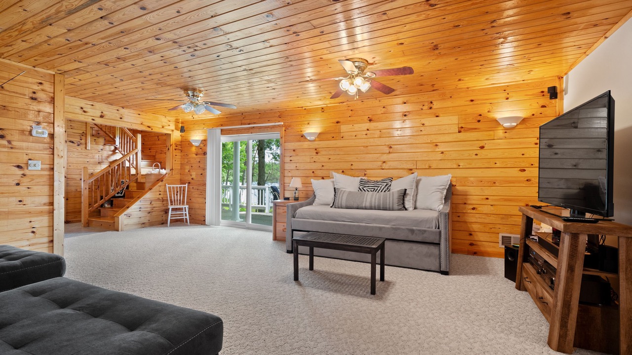 Photo of Livingroom in Reed City