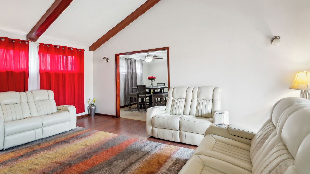 Photo of Livingroom in Pines Village