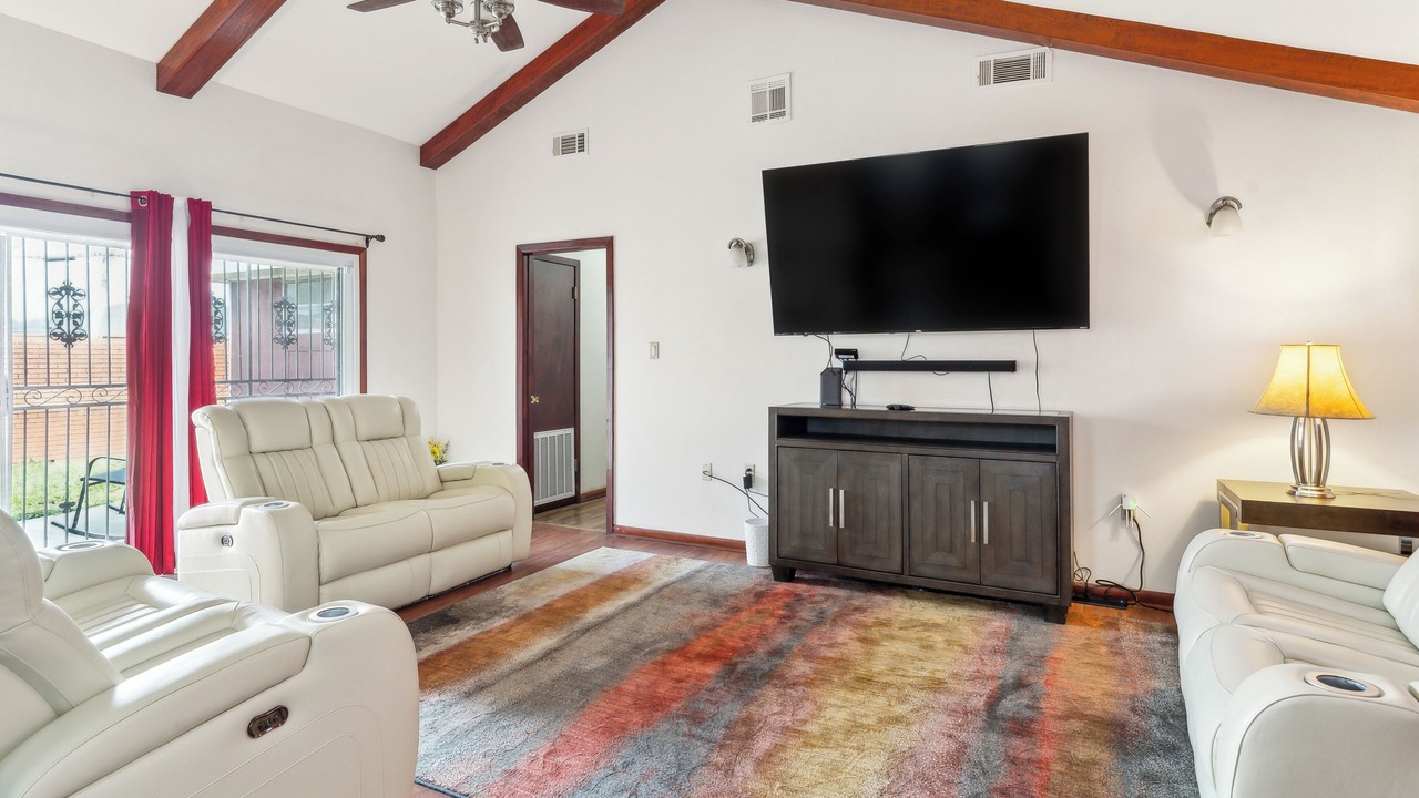 Photo of Livingroom in Pines Village