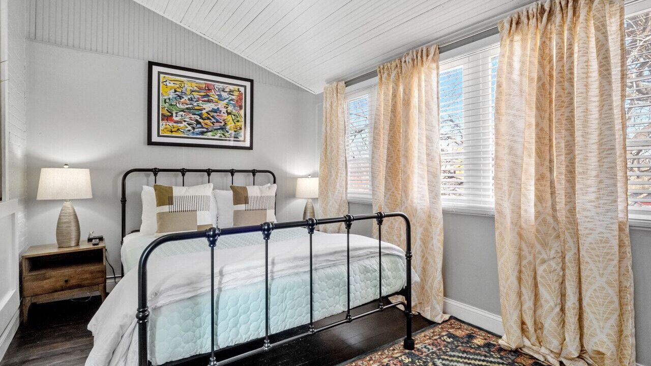 Photo of Bedroom in Shaw