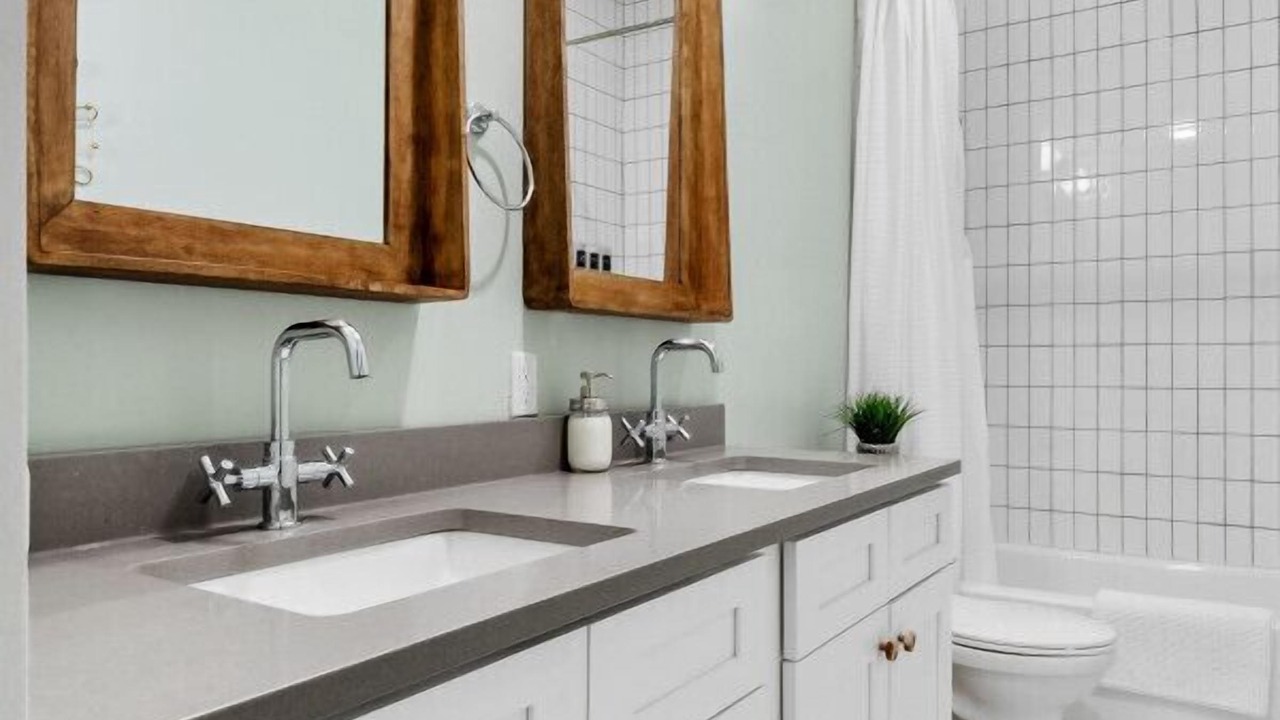 Photo of Bathroom in Shaw