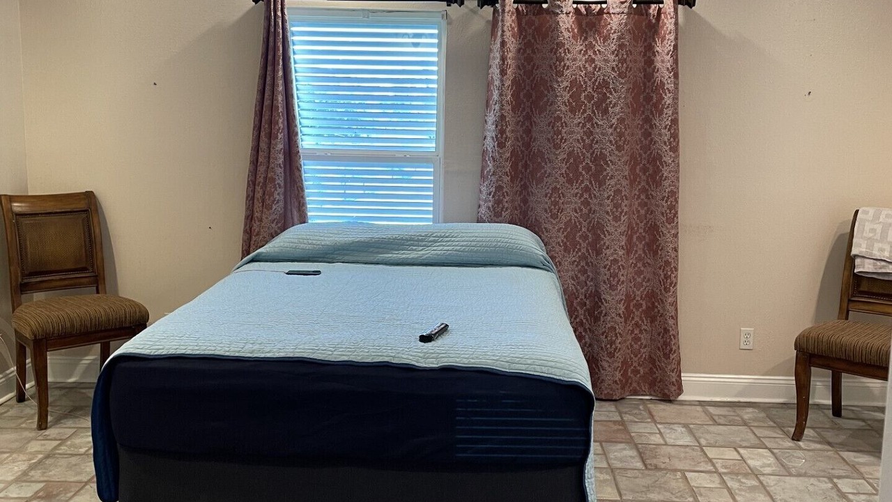 Photo of Bedroom in Lafitte