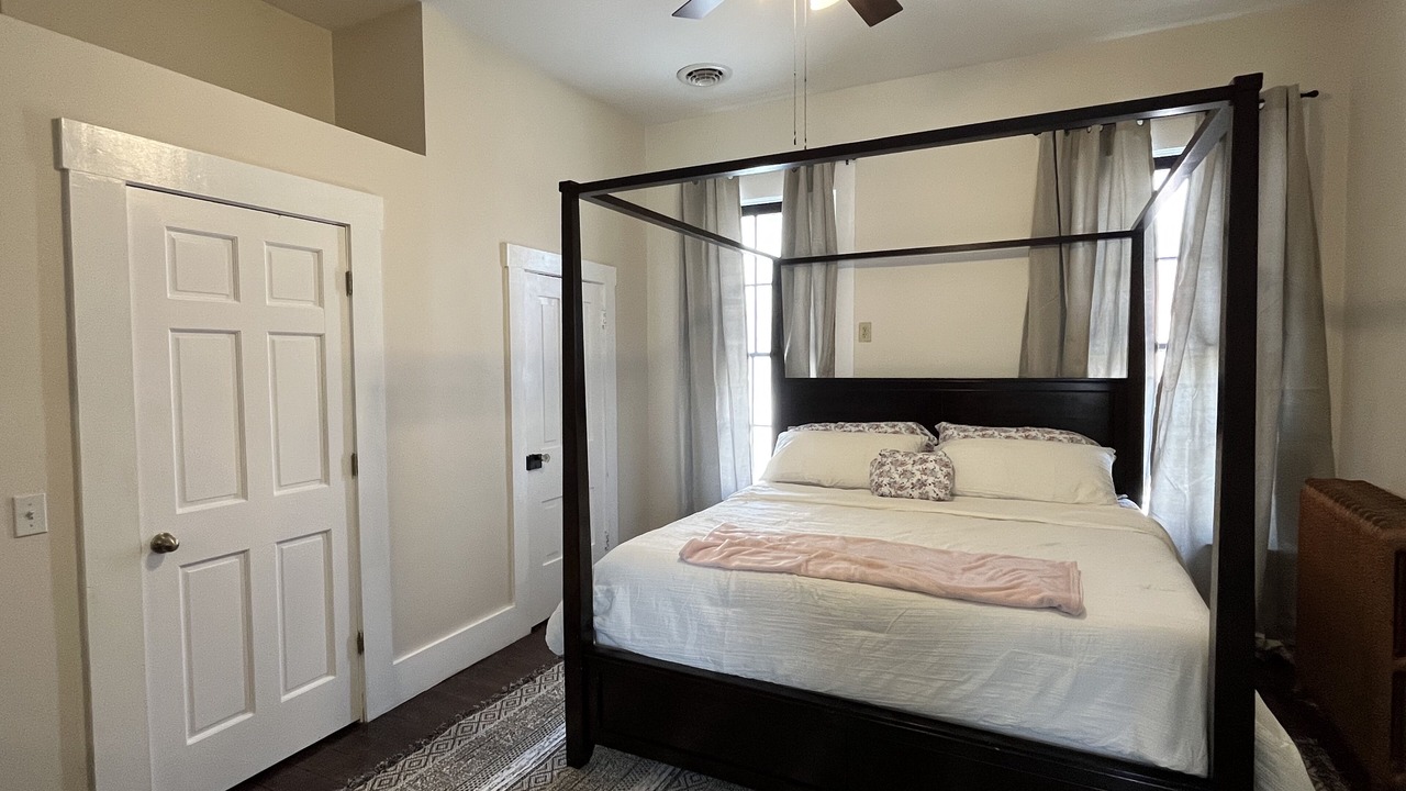 Photo of Bedroom in Hannibal