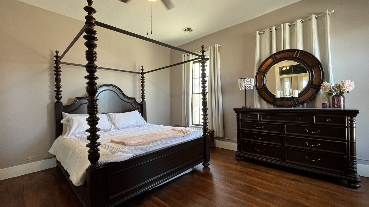 Photo of Bedroom in Hannibal