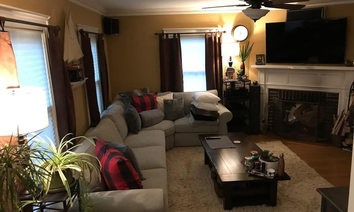 Photo of Livingroom in Shorewood