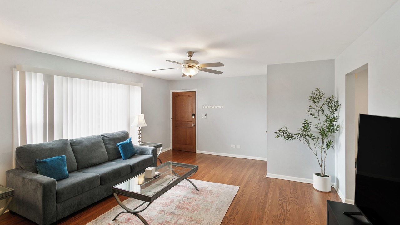 Photo of Livingroom in Russell