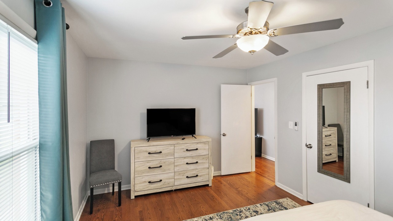Photo of Bedroom in Russell