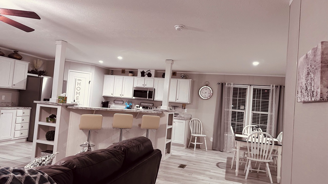 Photo of Livingroom in Laketon