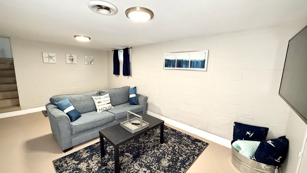 Photo of Livingroom in Paw Paw Lake