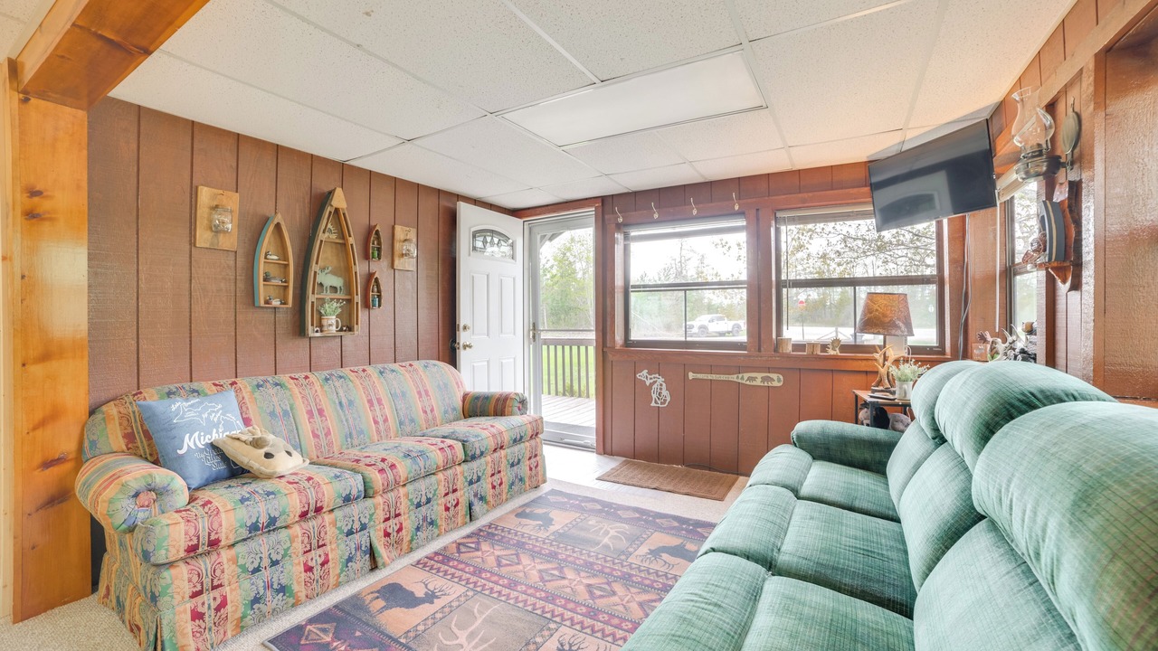 Photo of Livingroom in Onaway